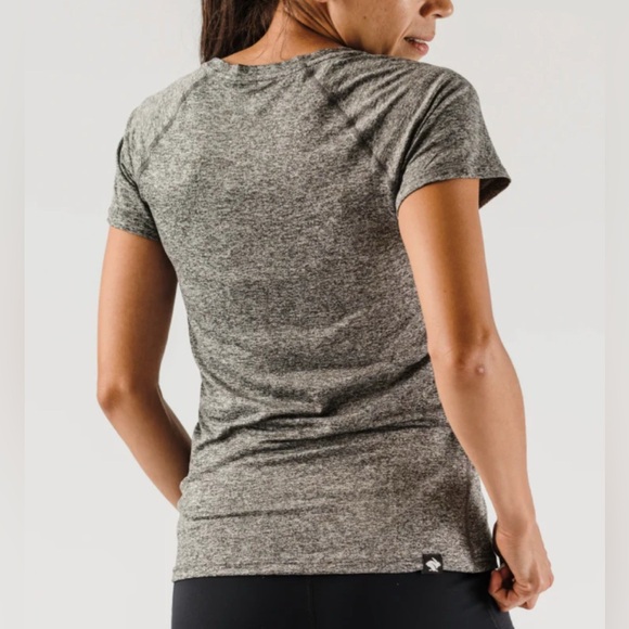 💫Rabbit EZ Tee Short Sleeve, XS, Color: Dusty Pink Worn ONCE! Pristine condition - Picture 10 of 12